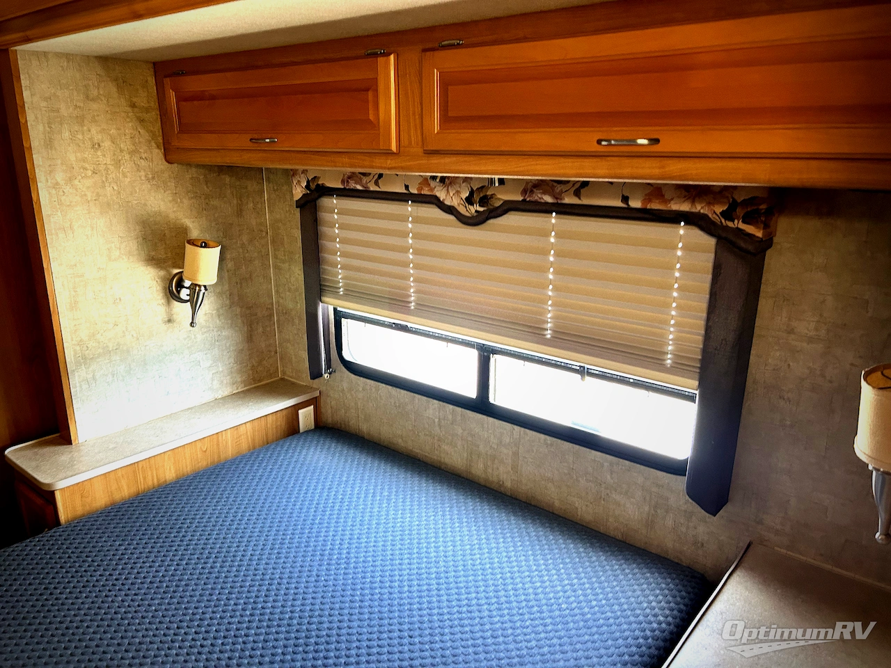 2007 Fleetwood Bounder 35E Photo 19