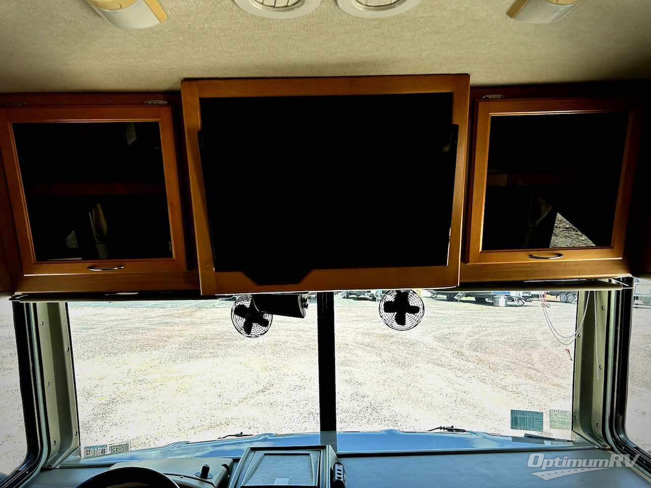 2007 Fleetwood Bounder 35E Photo 23