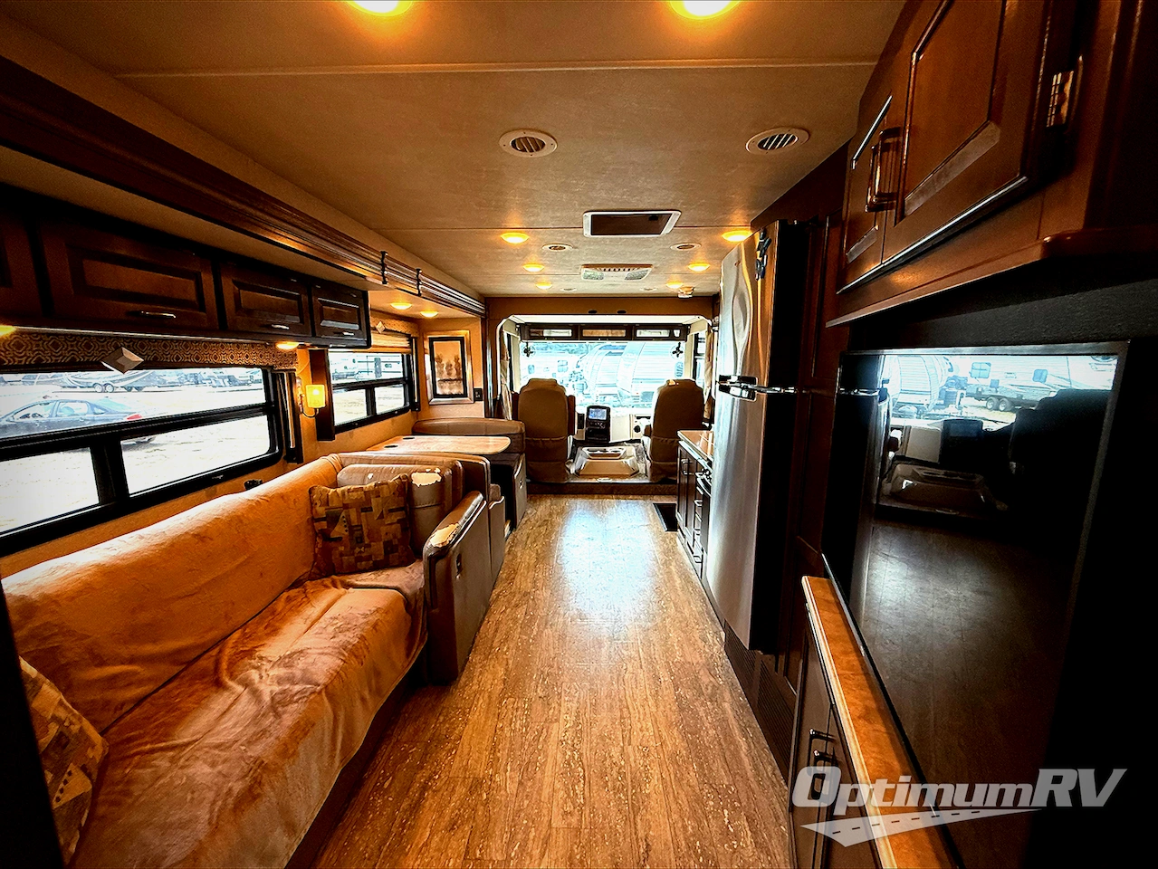 2019 Thor Hurricane 35M Photo 5