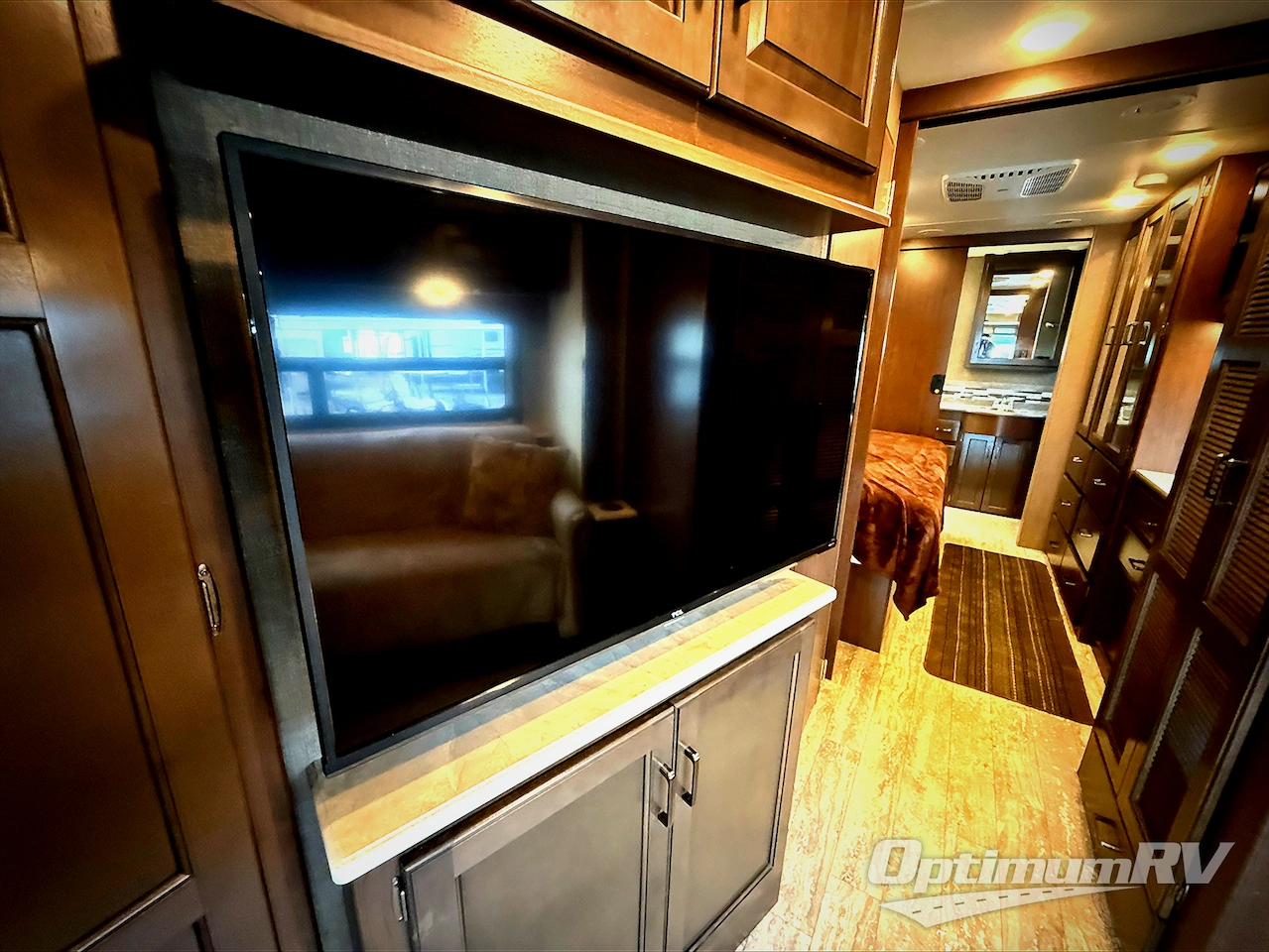 2019 Thor Hurricane 35M Photo 14