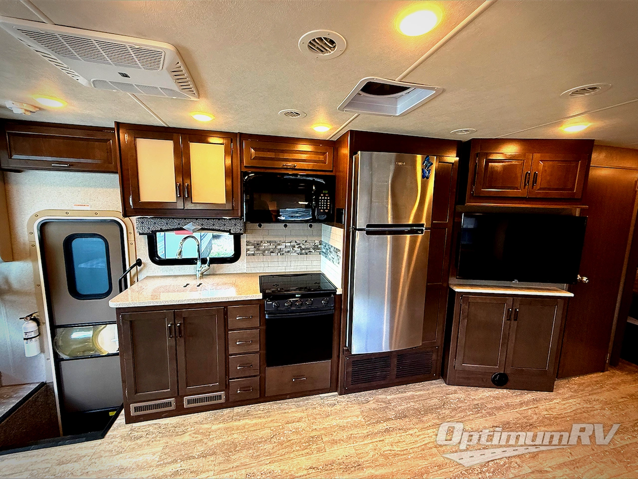 2019 Thor Hurricane 35M Photo 7