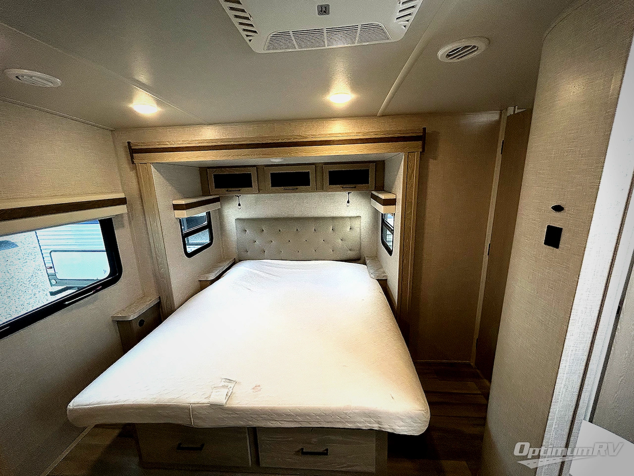 2023 Forest River Rockwood Ultra Lite 2608BS Photo 8