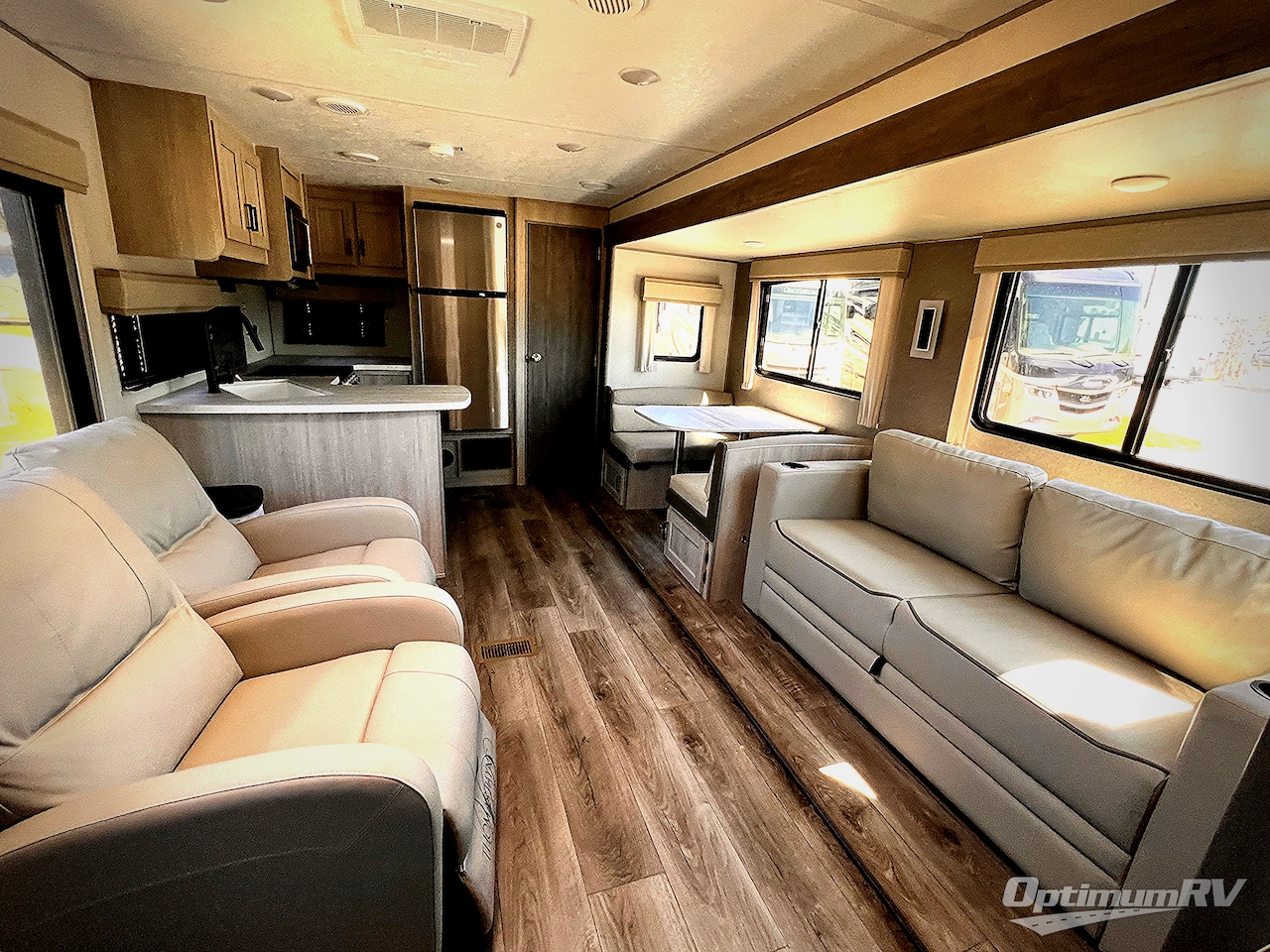 2024 Coachmen Catalina Legacy Edition 303RKDS Photo 4