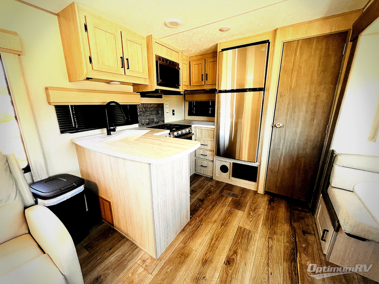 2024 Coachmen Catalina Legacy Edition 303RKDS Photo 10
