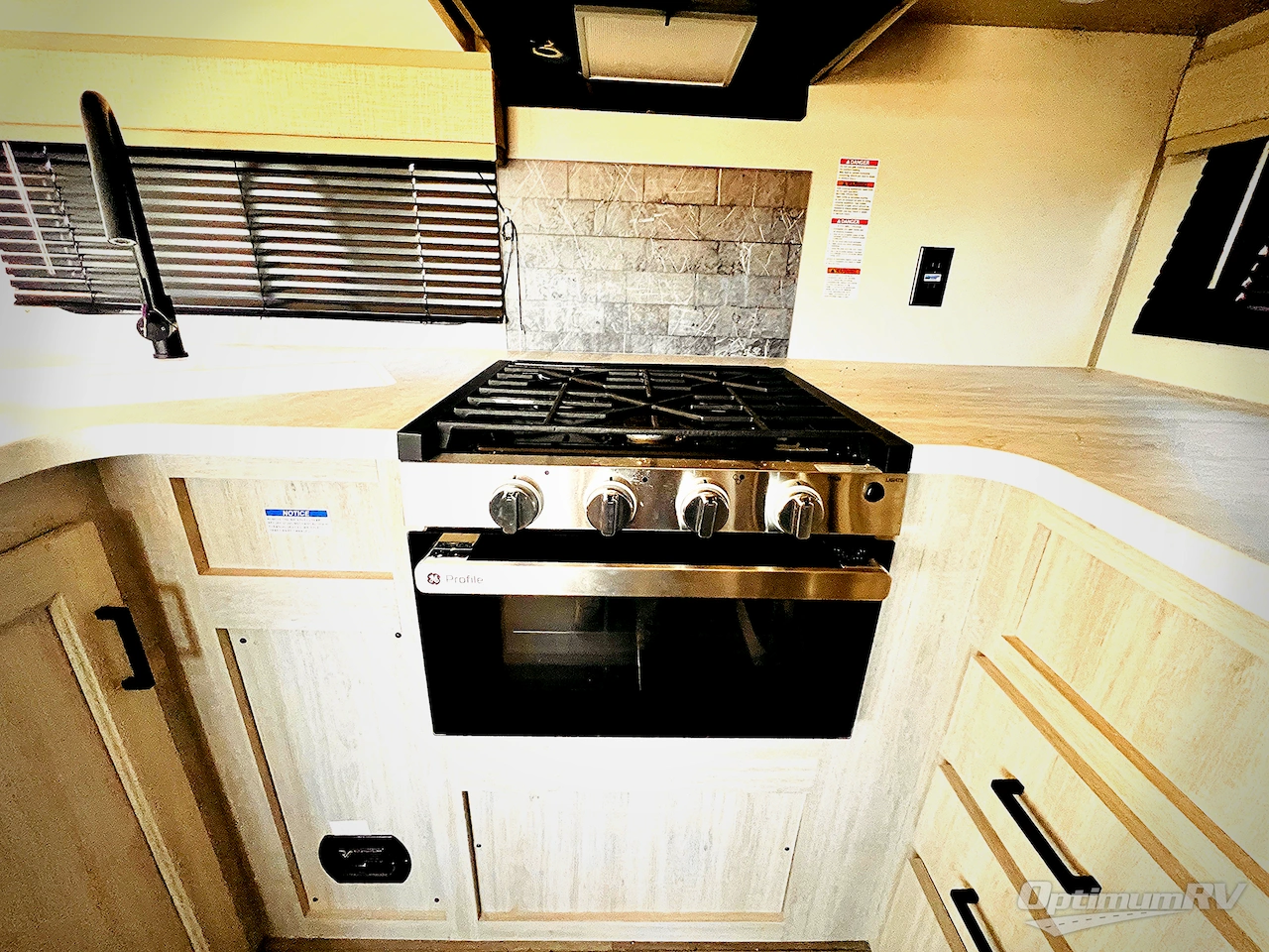 2024 Coachmen Catalina Legacy Edition 303RKDS Photo 12