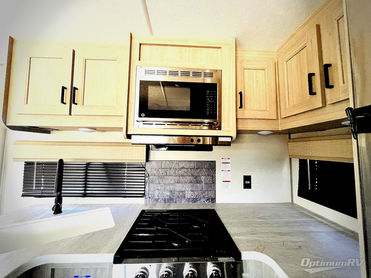 2024 Coachmen Catalina Legacy Edition 303RKDS Photo 13