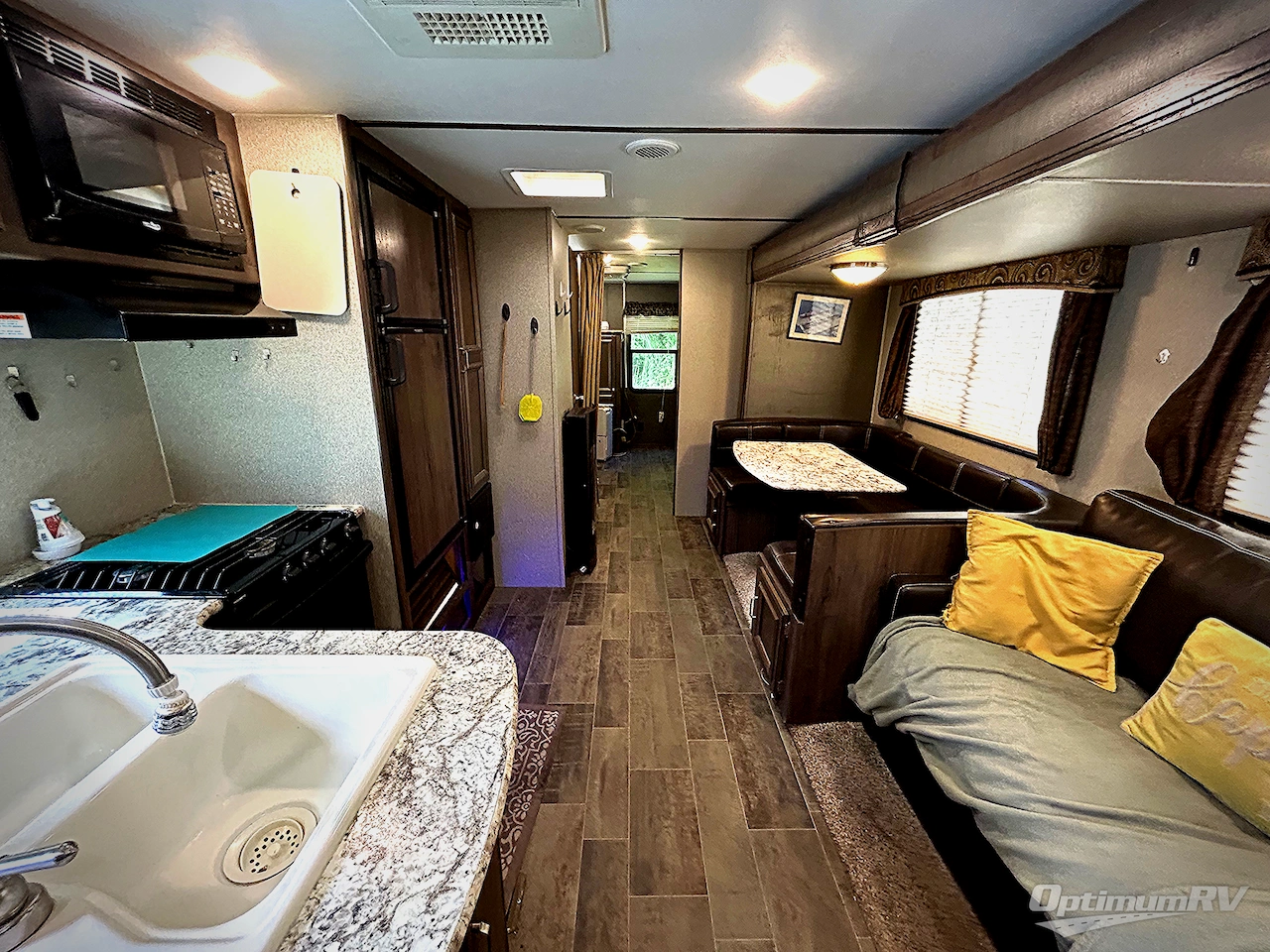 2019 Keystone Passport 3220BH Grand Touring Photo 3