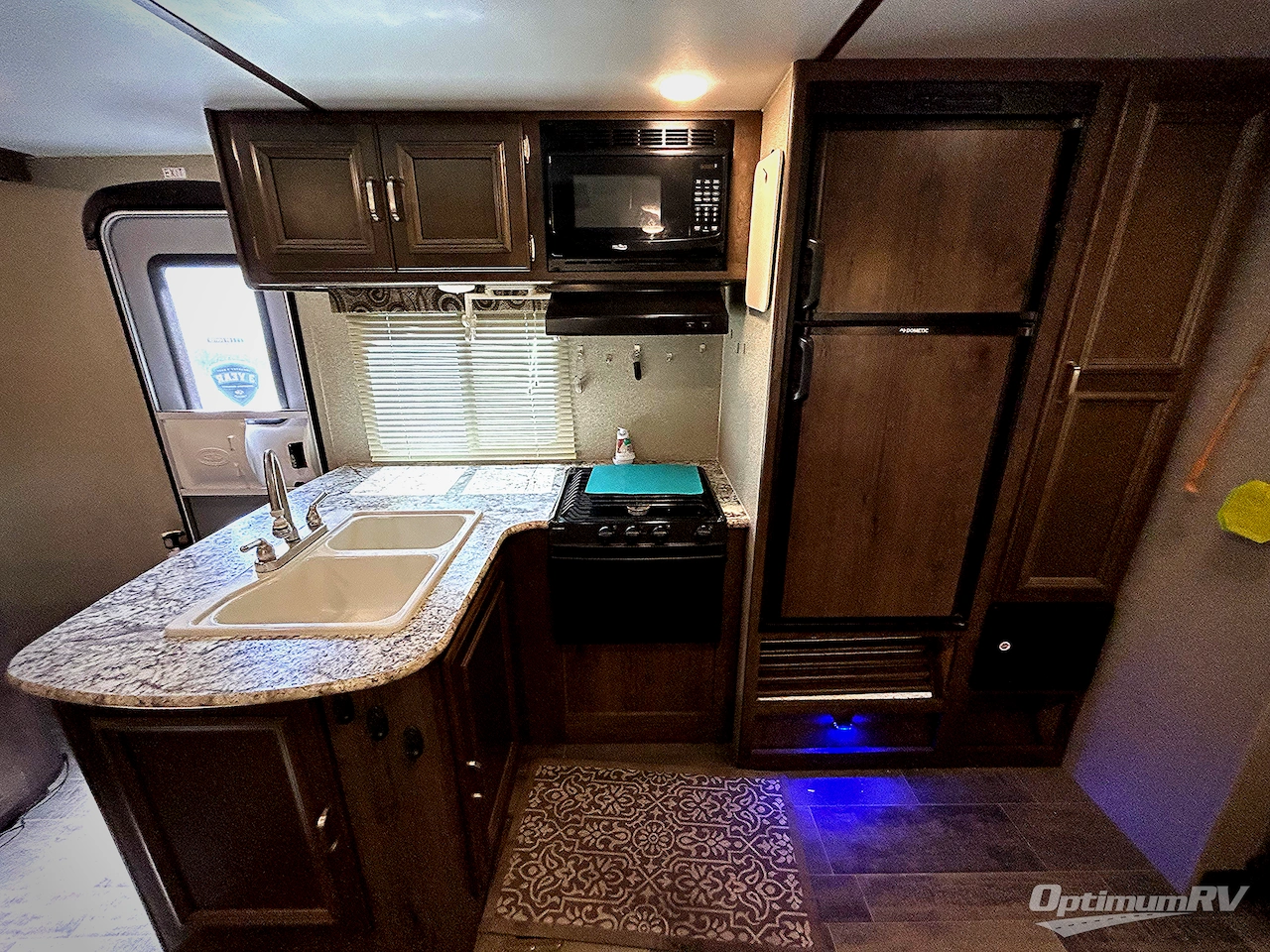 2019 Keystone Passport 3220BH Grand Touring Photo 5