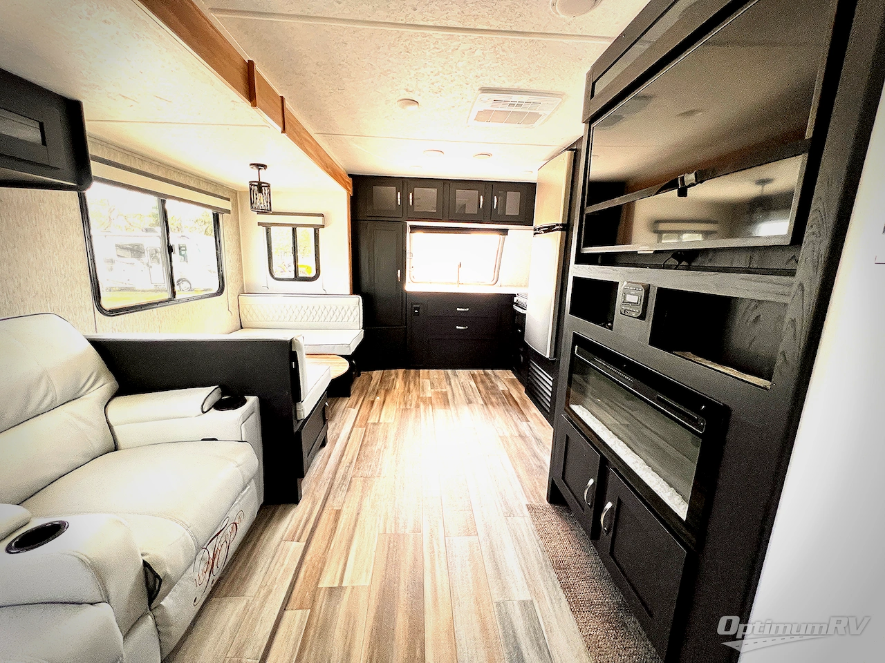 2022 Coachmen Freedom Express Ultra Lite 259FKDS Photo 5