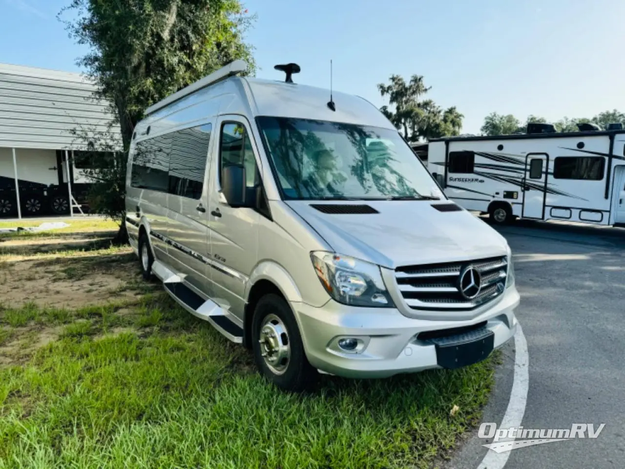 2017 Winnebago Era 70M Photo 1
