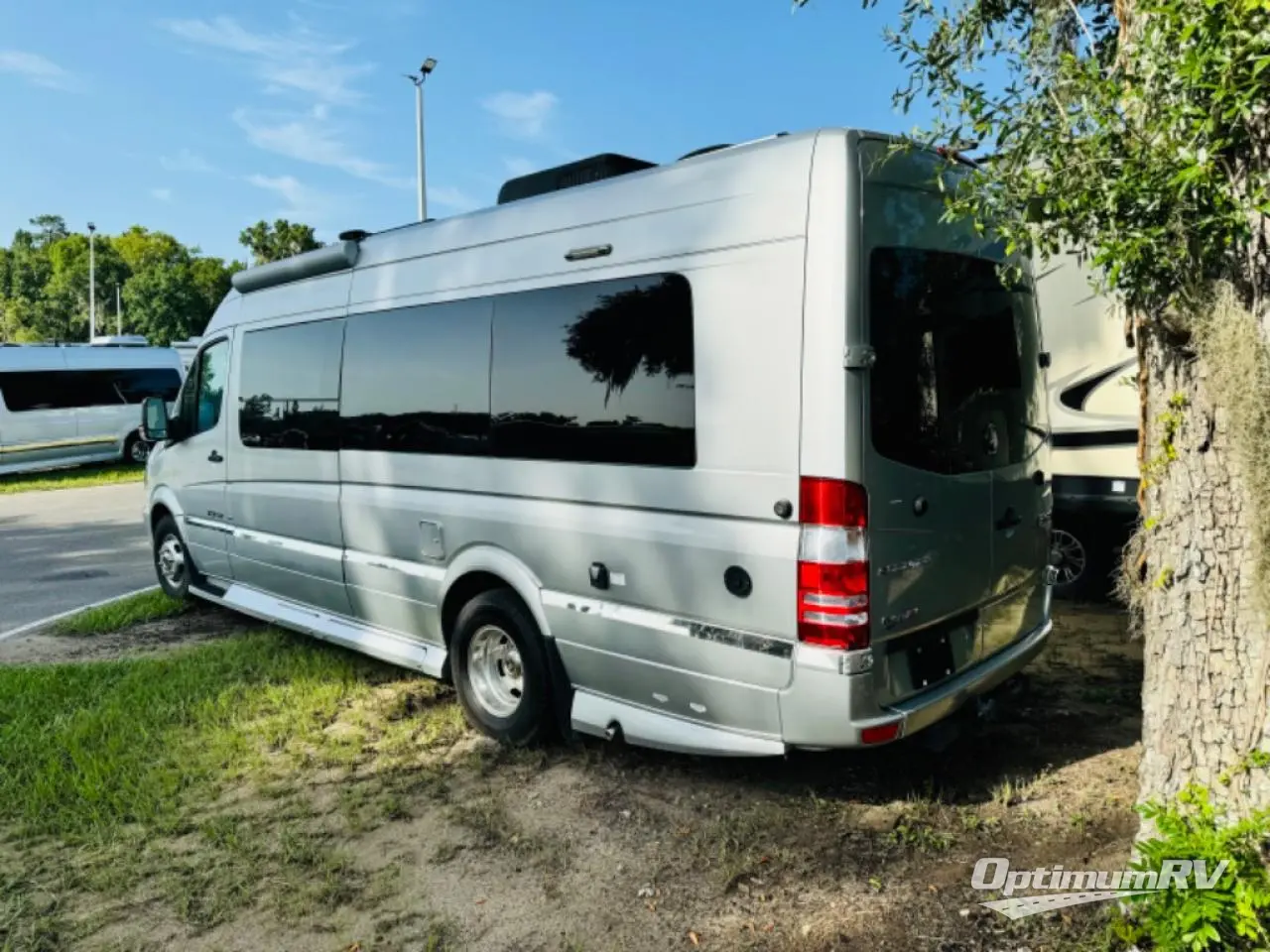 2017 Winnebago Era 70M Photo 3