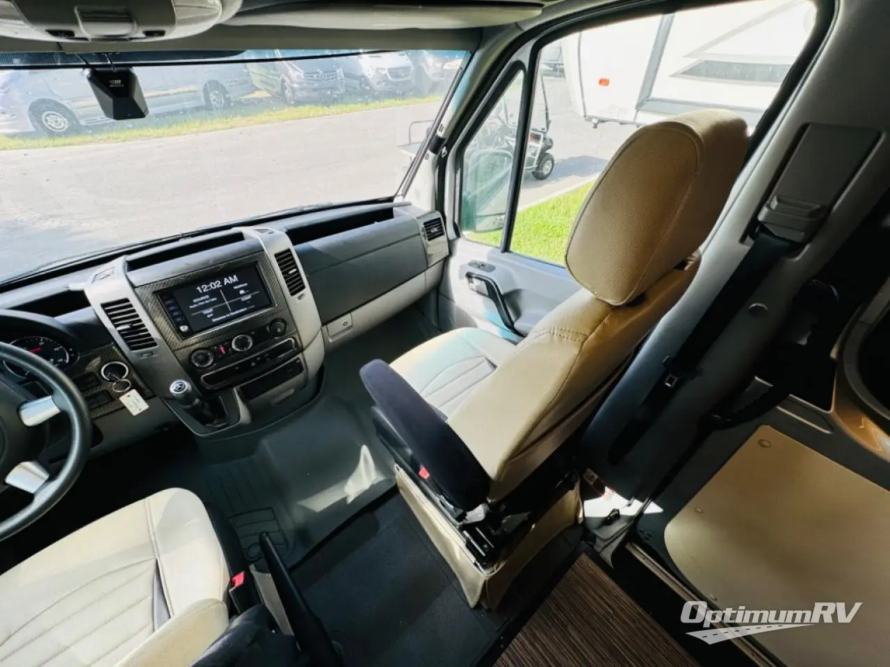 2017 Winnebago Era 70M Photo 5