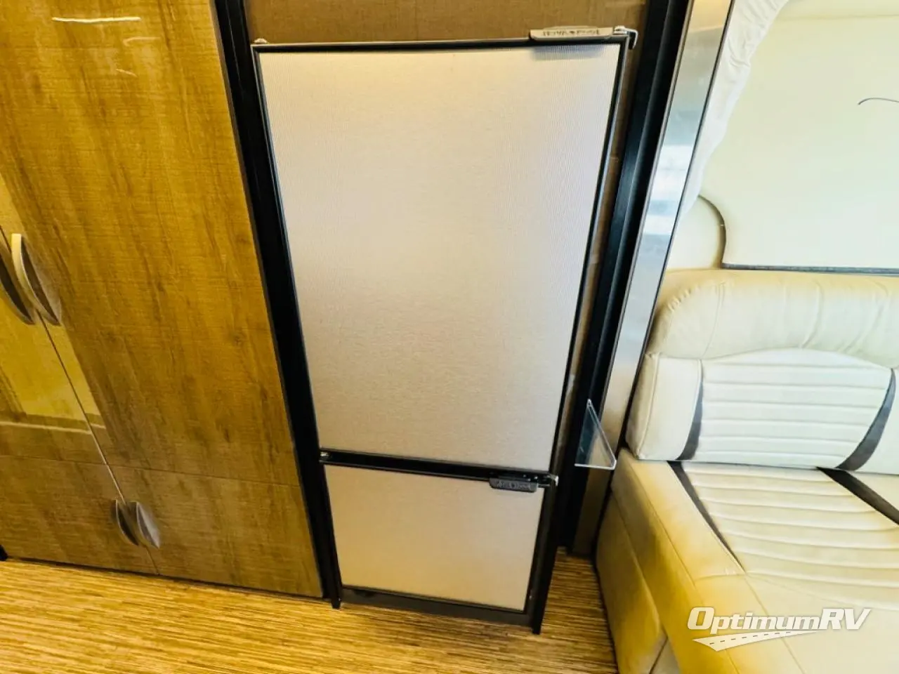 2017 Winnebago Era 70M Photo 13