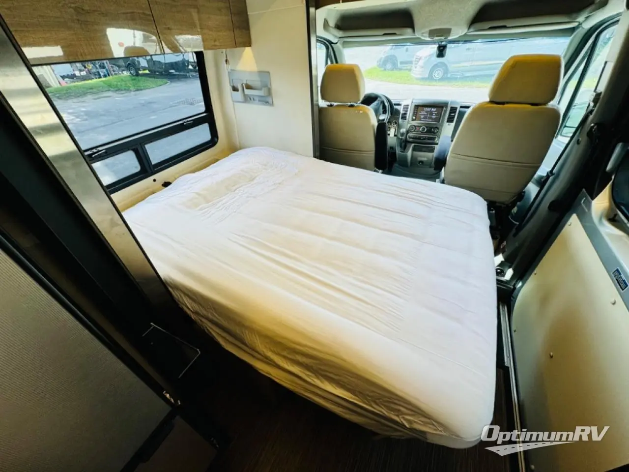 2017 Winnebago Era 70M Photo 16