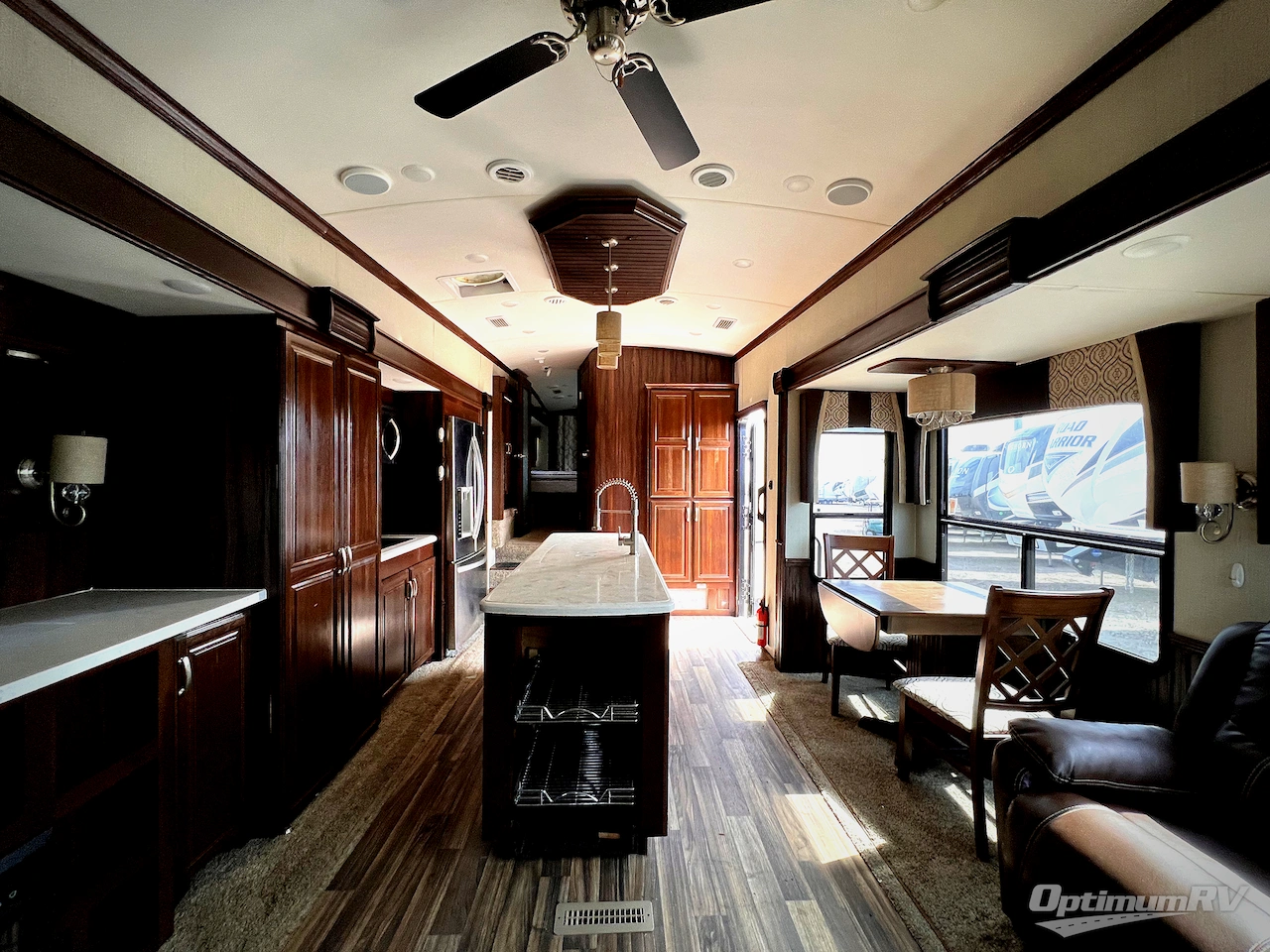 2017 Forest River Cardinal 3850RL Photo 4