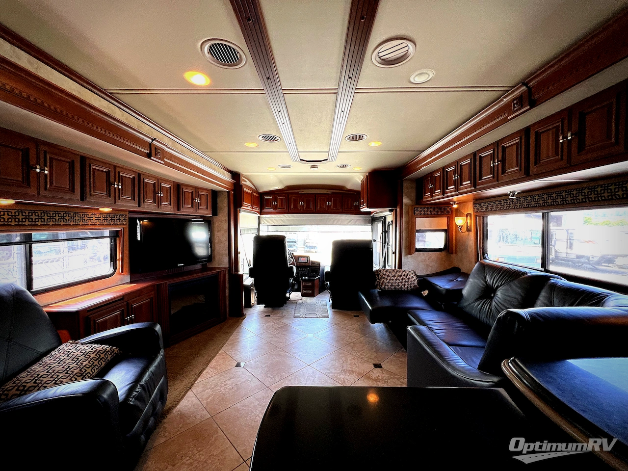 2011 Itasca Ellipse 42QD Photo 3