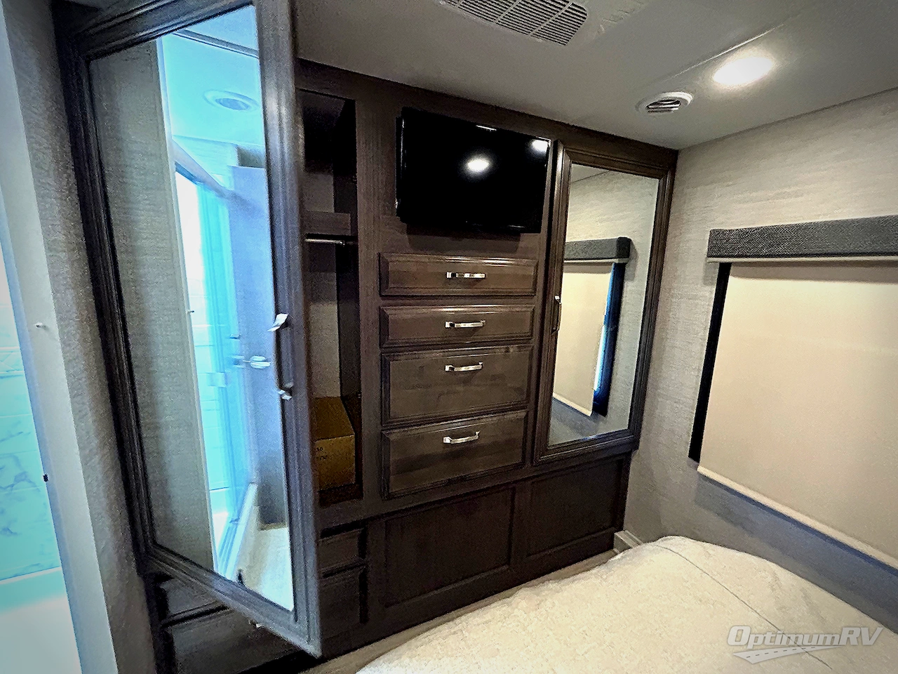 2023 Entegra Esteem 29V Photo 18