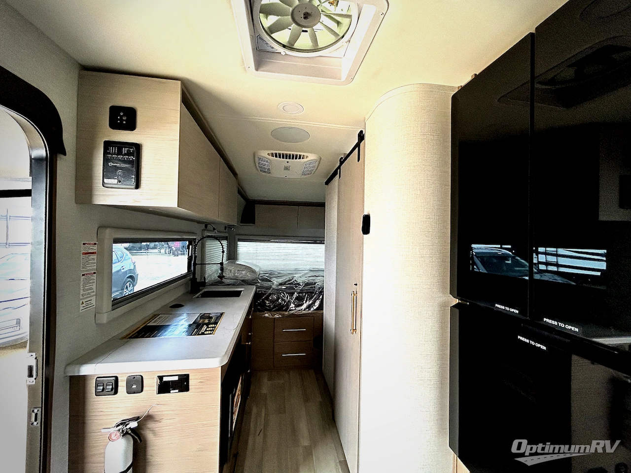 2025 Grand Design Serenova 160LG Photo 6