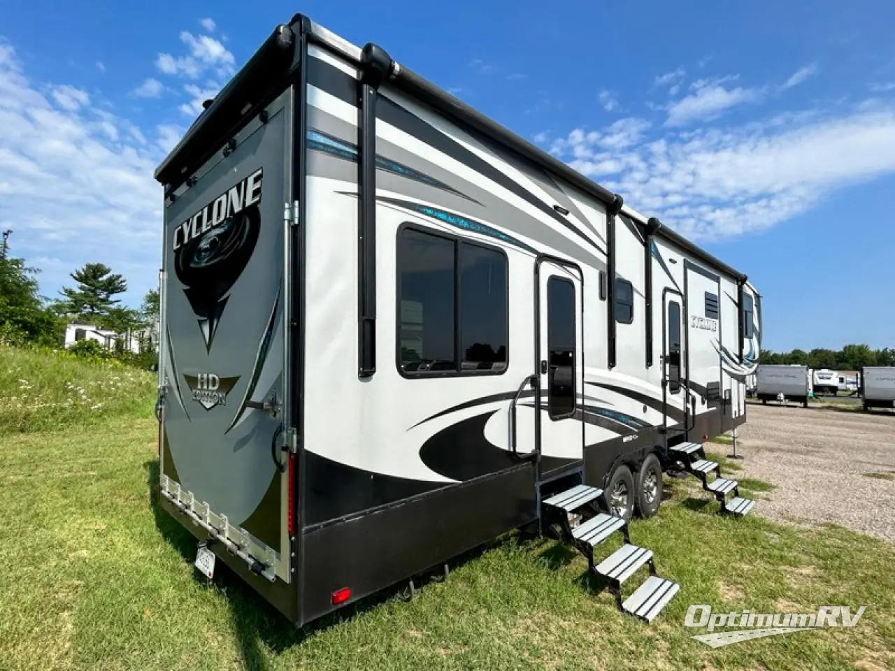 2018 Heartland Cyclone 3611JS Photo 2