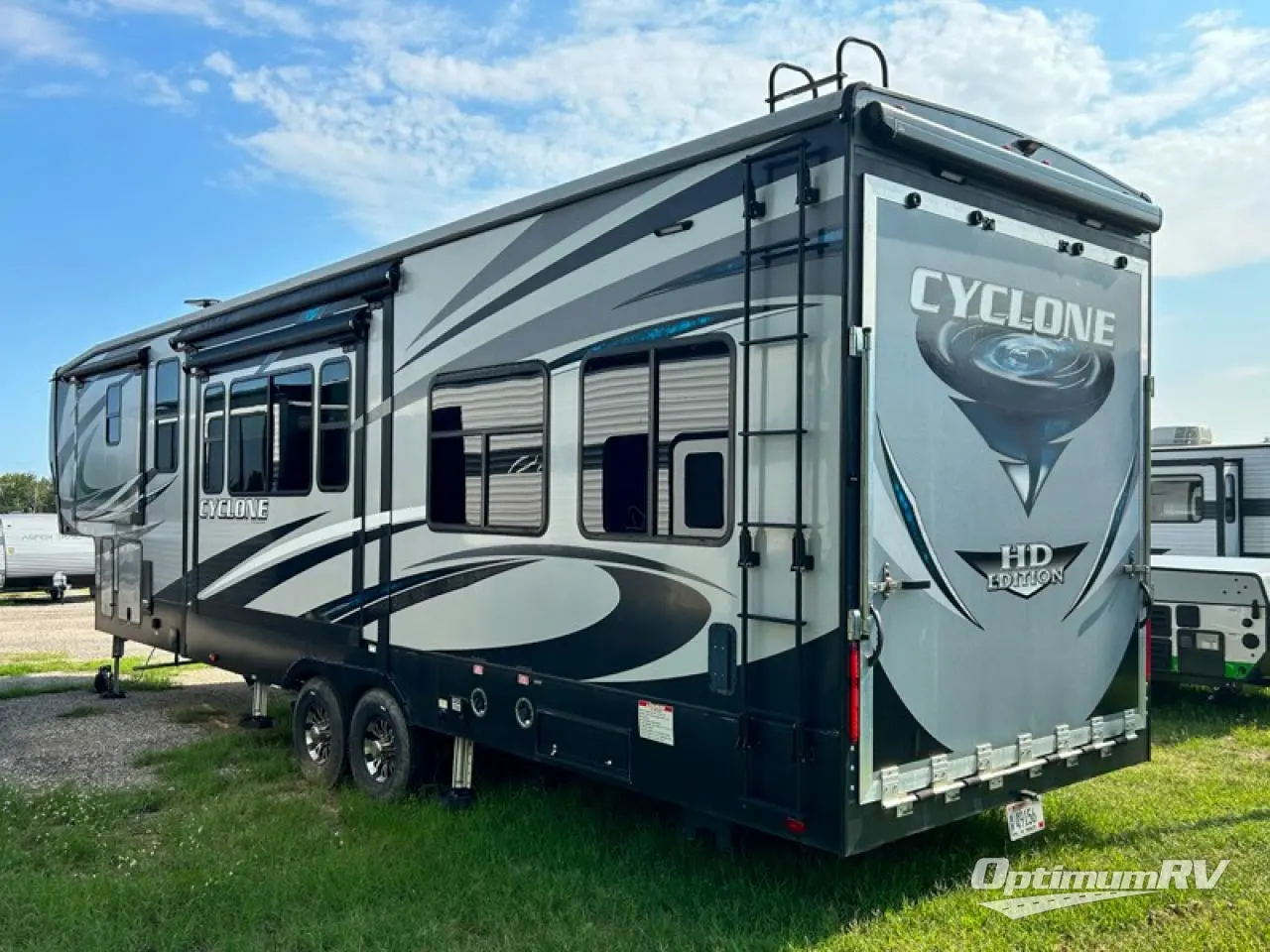 2018 Heartland Cyclone 3611JS Photo 3