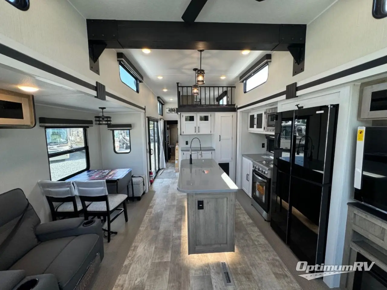 2024 Palomino Puma Destination 402LFT Photo 5