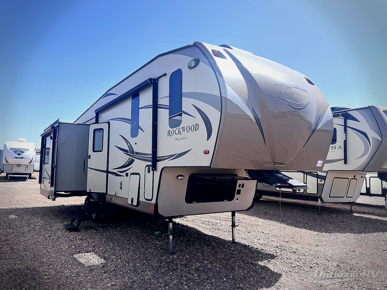 2017 Forest River Rockwood Signature Ultra Lite 8299BS Photo 1
