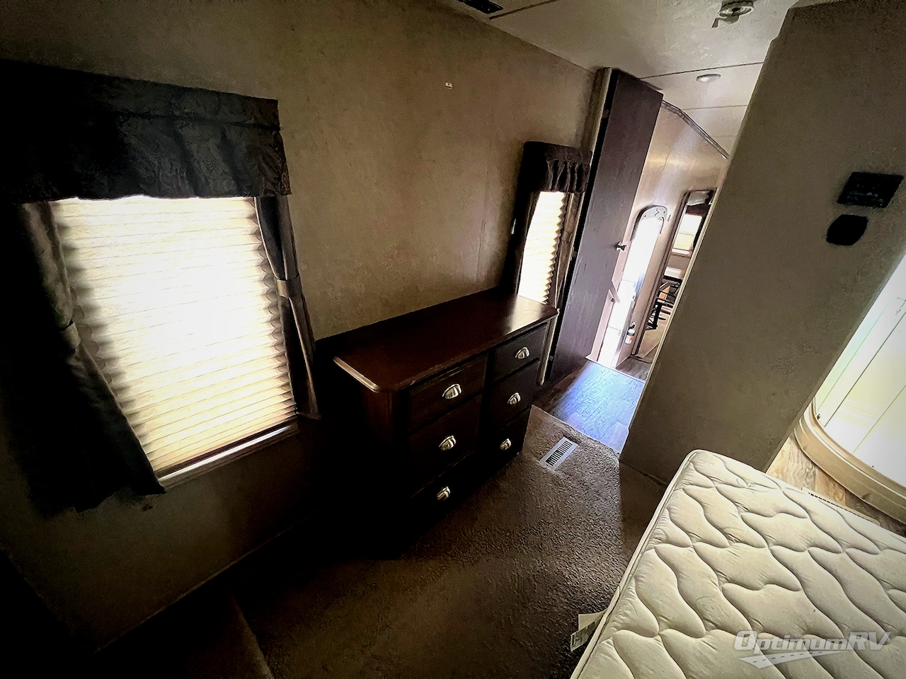 2017 Forest River Rockwood Signature Ultra Lite 8299BS Photo 20