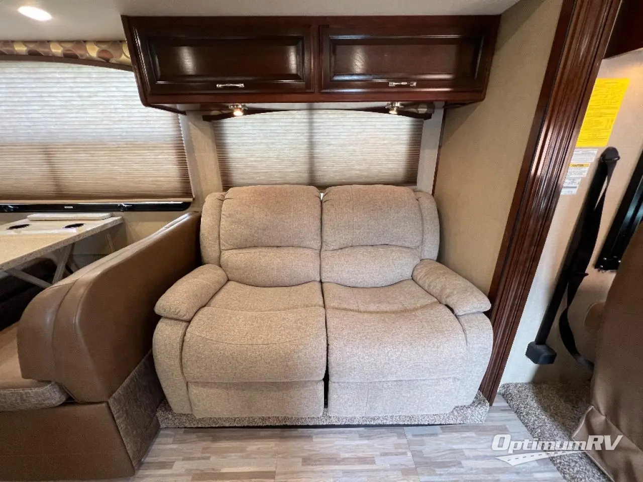 2018 Fleetwood Flair 31W Photo 12