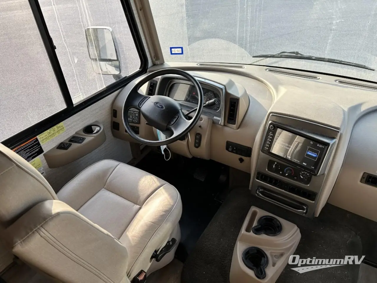 2020 Winnebago Adventurer 30T Photo 4