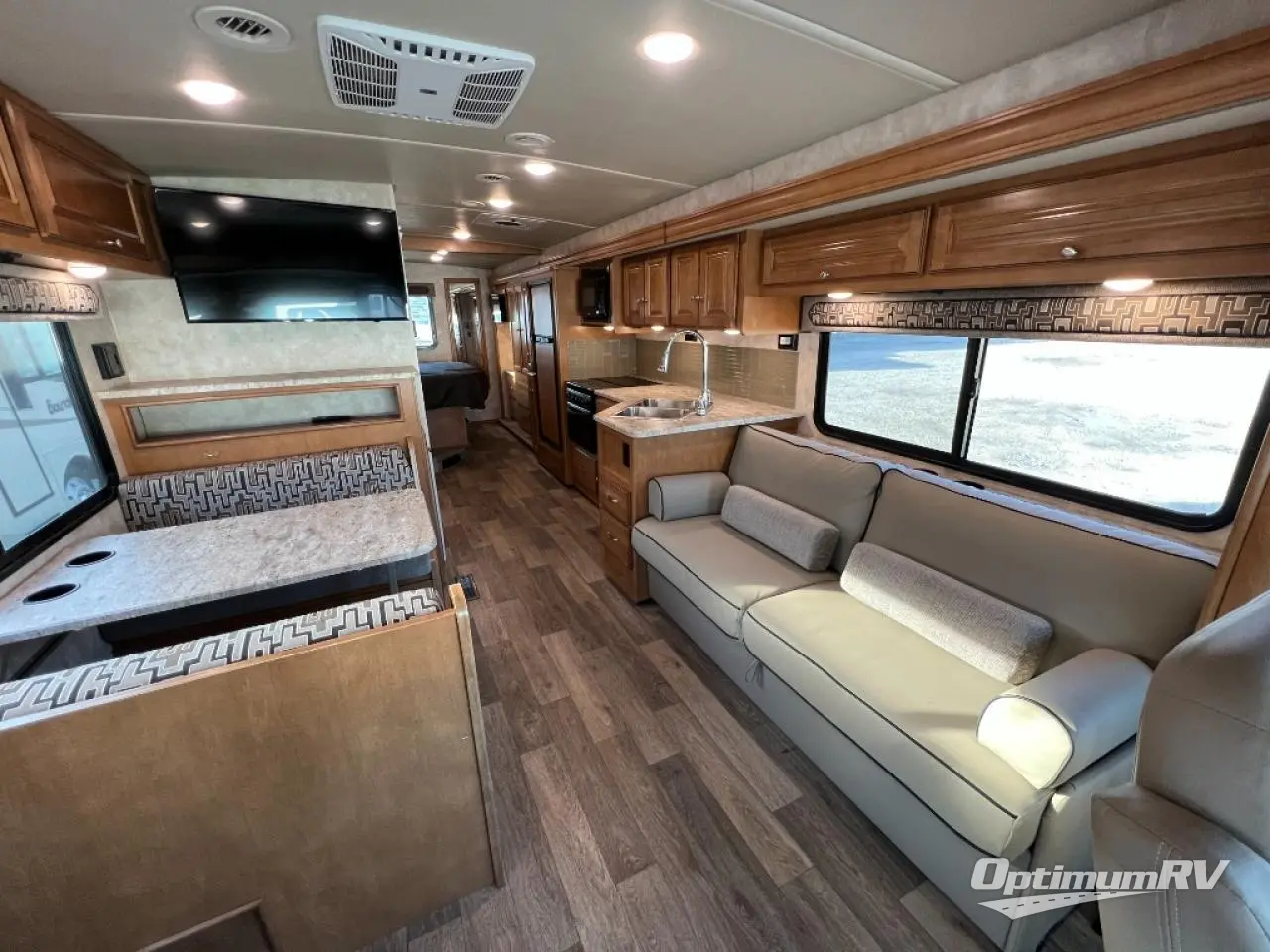 2019 Winnebago Vista 29VE Photo 28