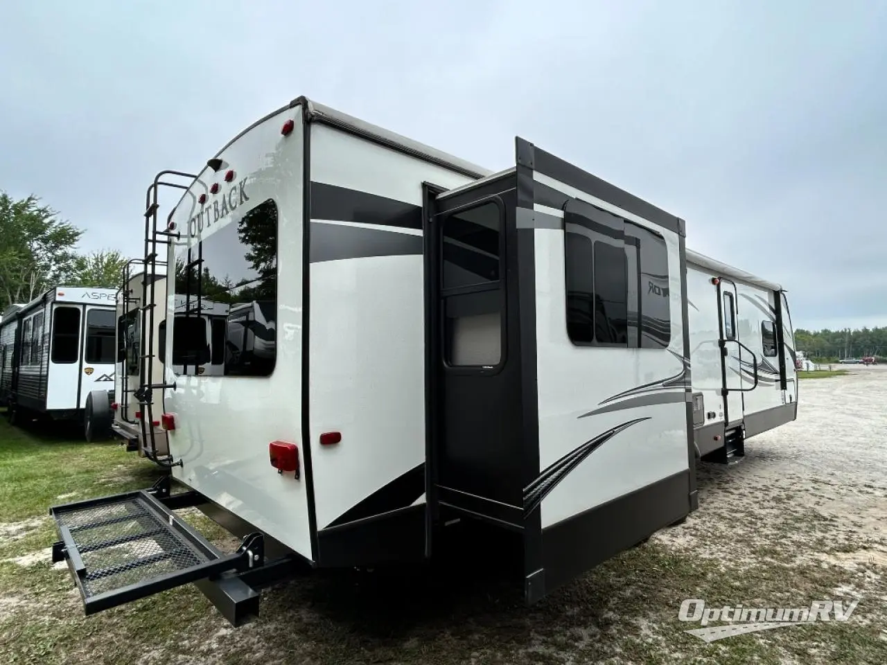 2018 Keystone Outback 298RE Photo 2