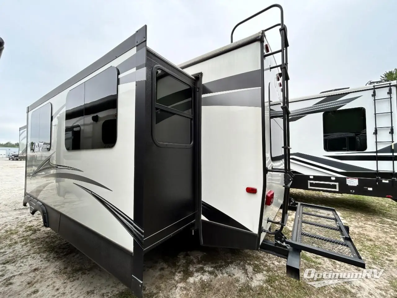 2018 Keystone Outback 298RE Photo 3