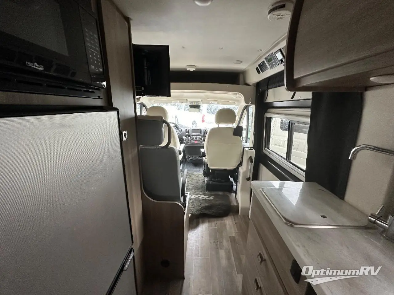 2021 Winnebago Travato 59GL Photo 6