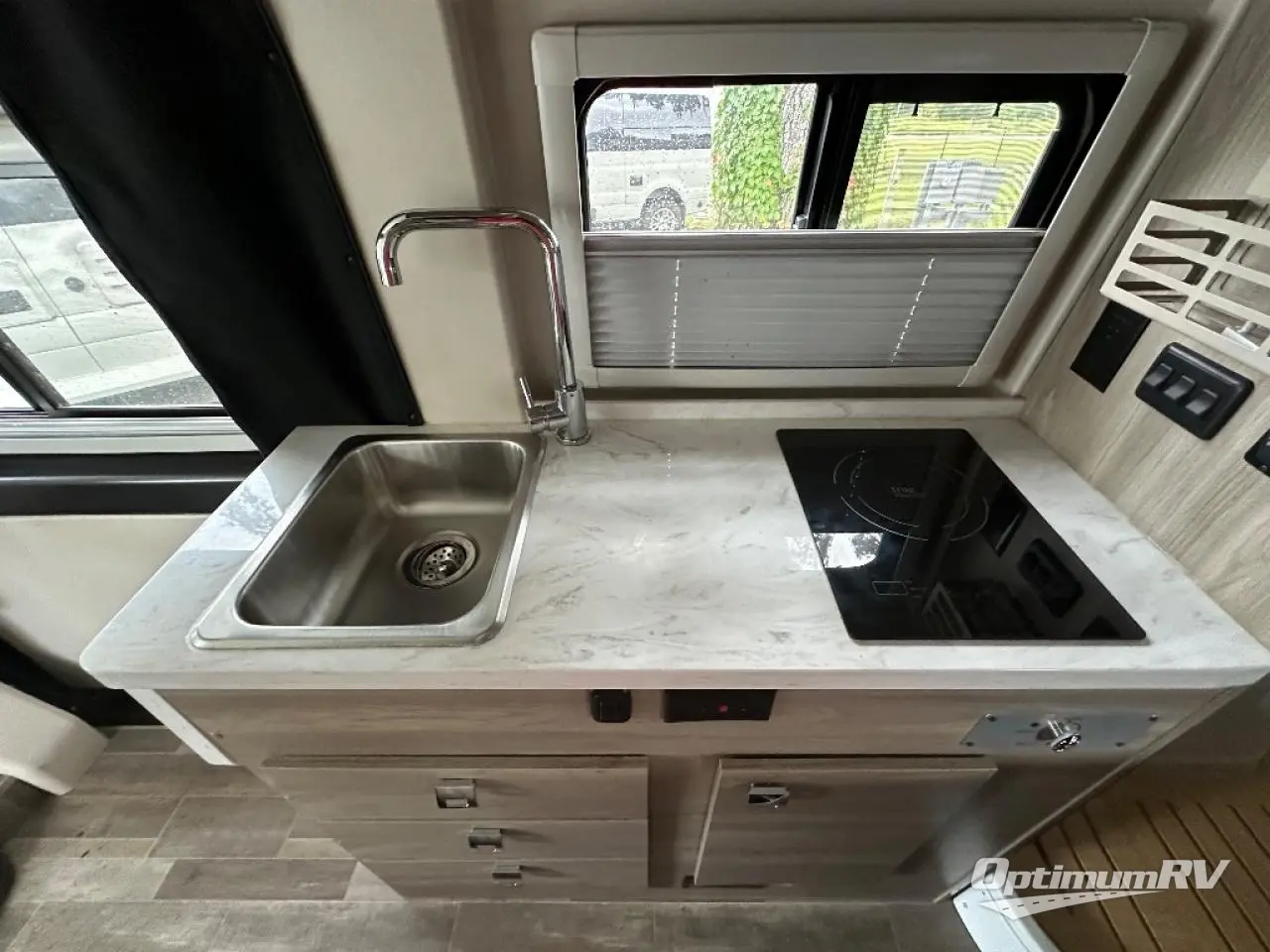 2021 Winnebago Travato 59GL Photo 13