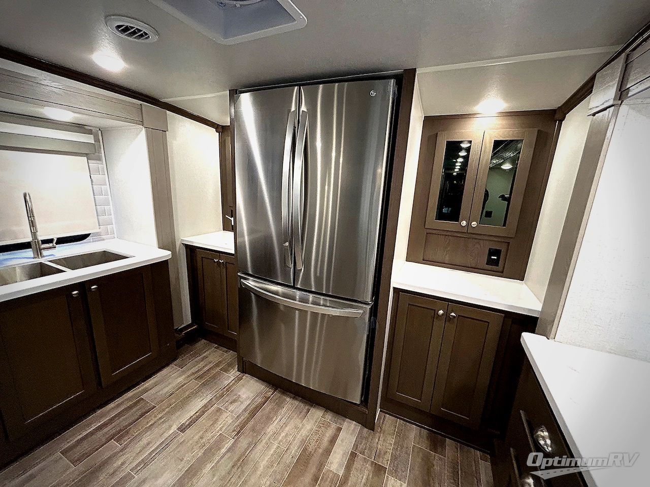 2022 Palomino Columbus 388FK Photo 8