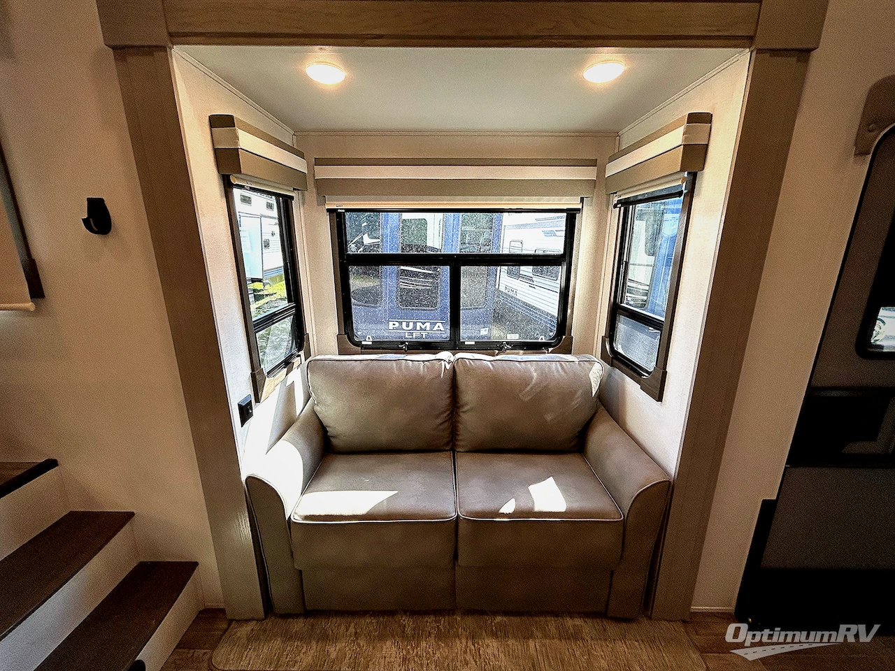 2022 Palomino Columbus 388FK Photo 13