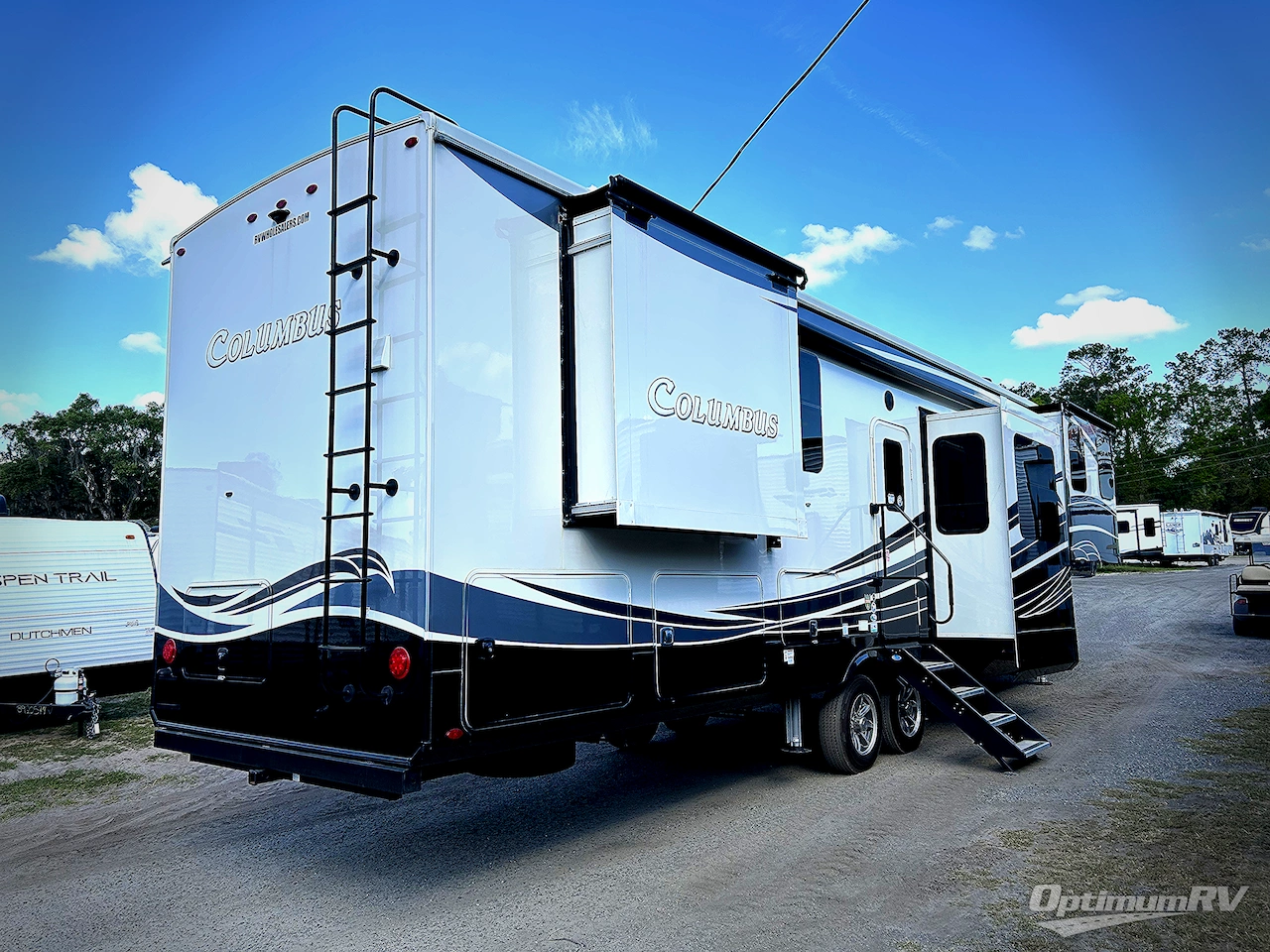 2022 Palomino Columbus 388FK Photo 2