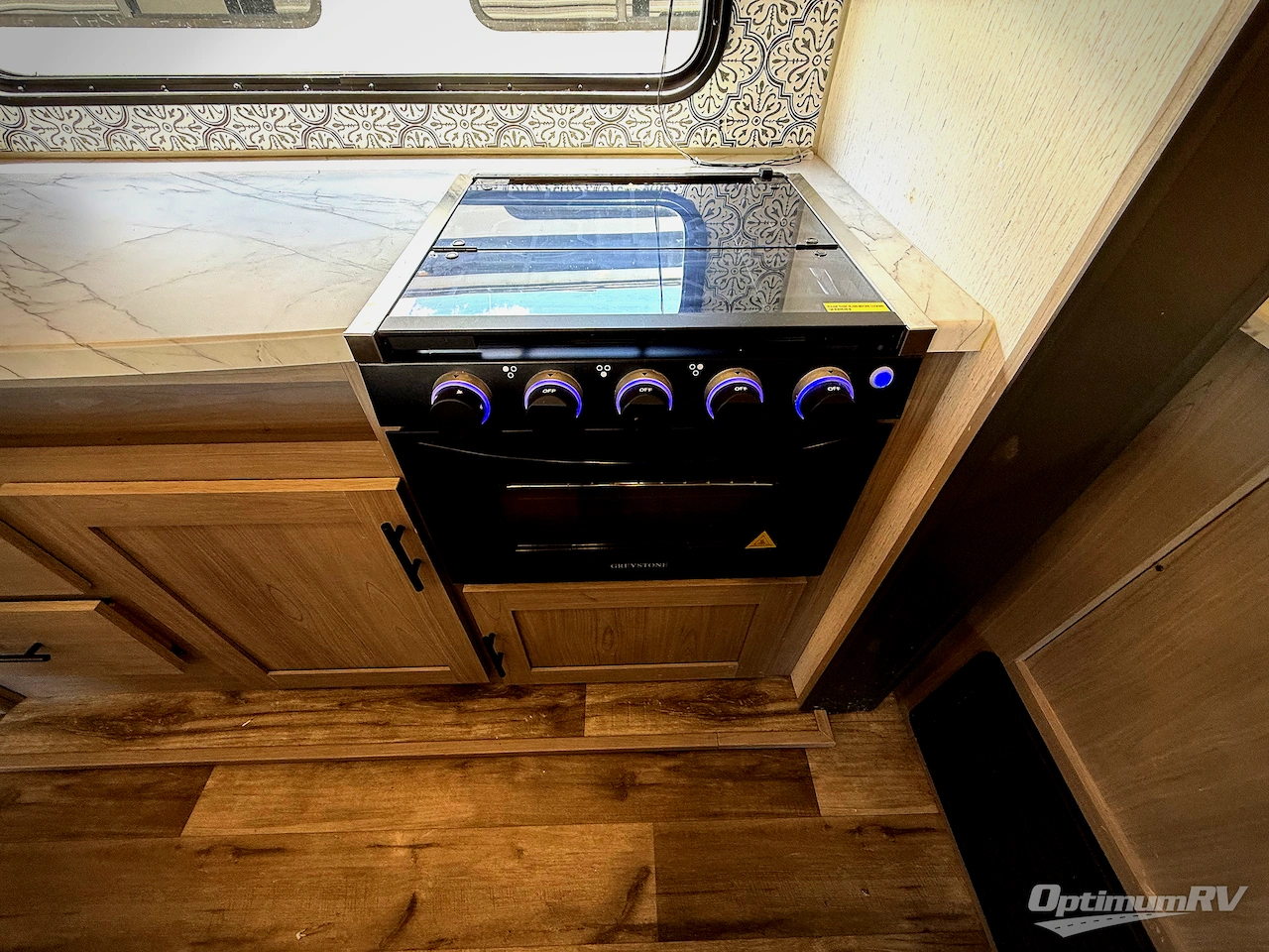 2023 Dutchmen Coleman Lantern Series 337BH Photo 9