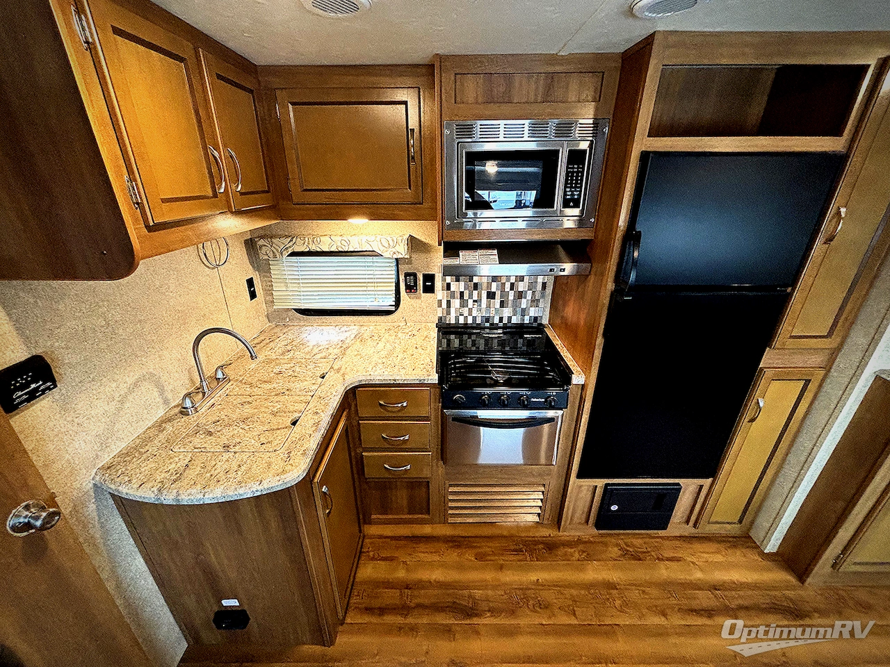 2018 Coachmen Catalina Legacy 273BHS Photo 8