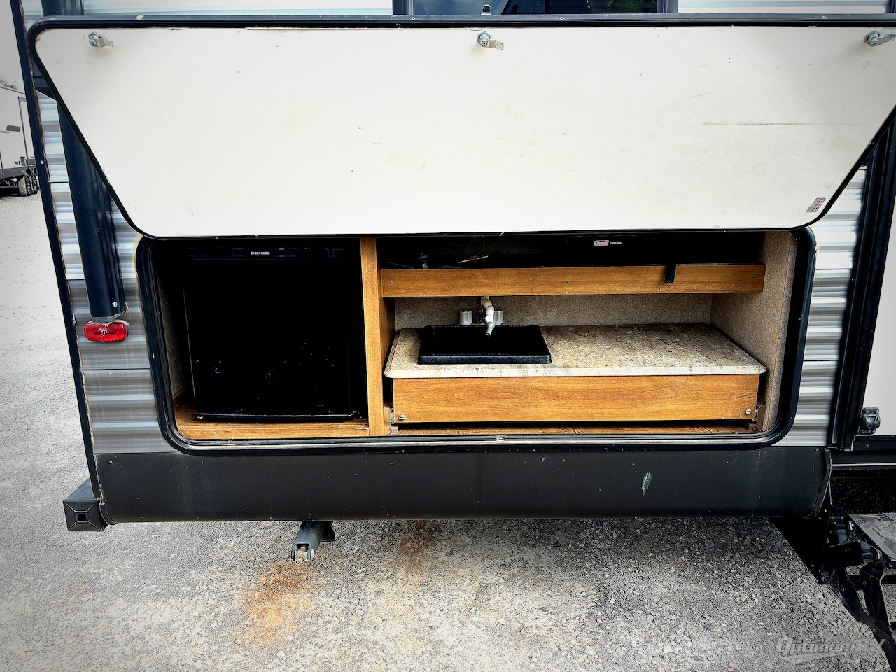2018 Coachmen Catalina Legacy 273BHS Photo 14