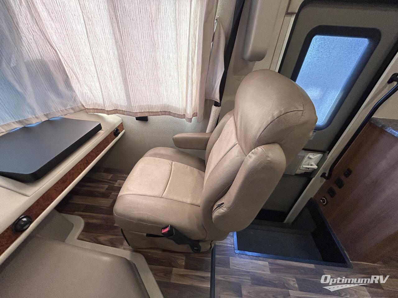 2017 Coachmen Pursuit 27 KB Photo 5