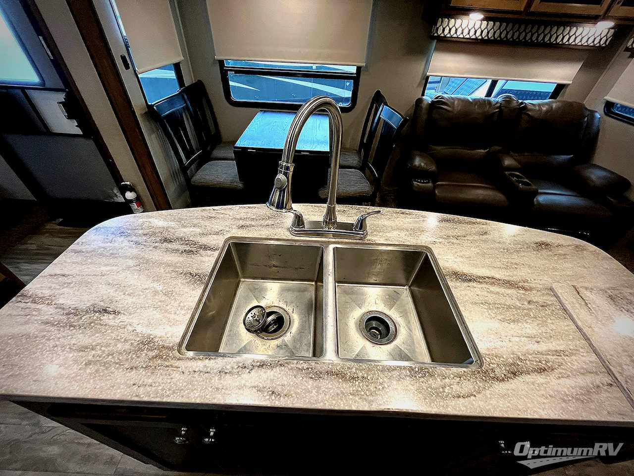 2020 Coachmen Chaparral 336TSIK Photo 13