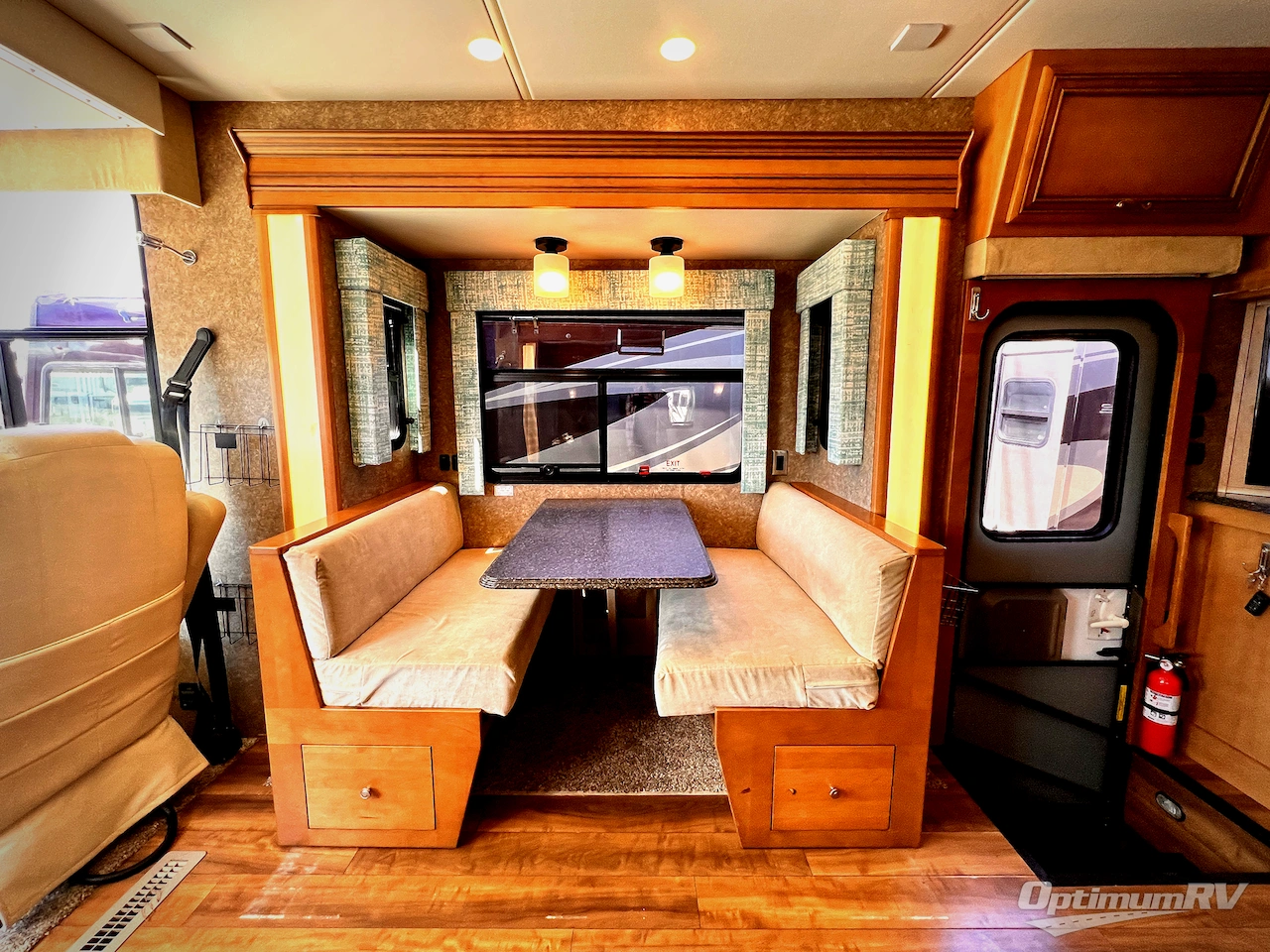 2014 Newmar Canyon Star 3612 Photo 10
