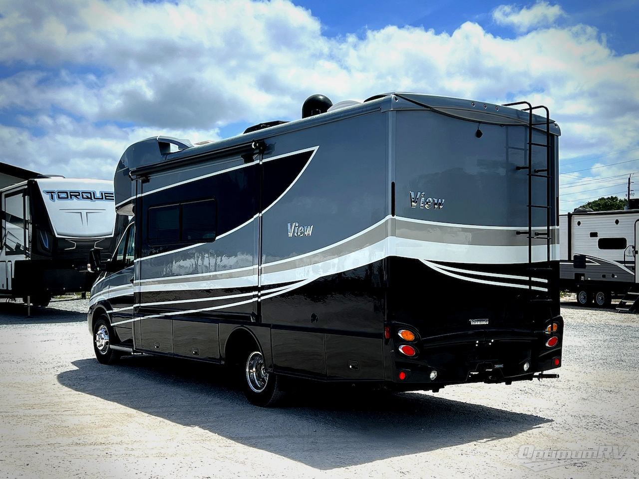 2018 Winnebago View 24J Photo 3