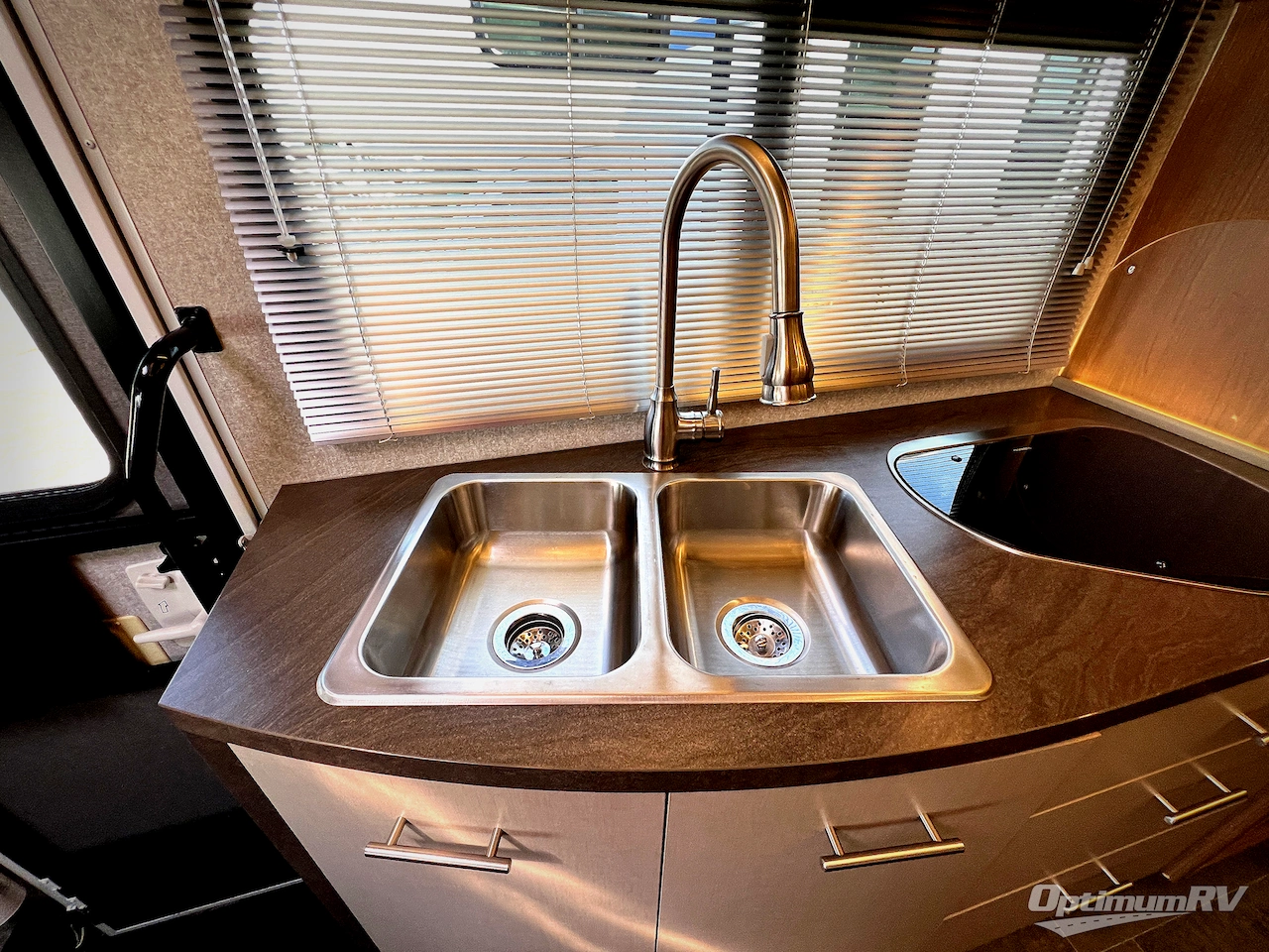 2018 Winnebago View 24J Photo 17
