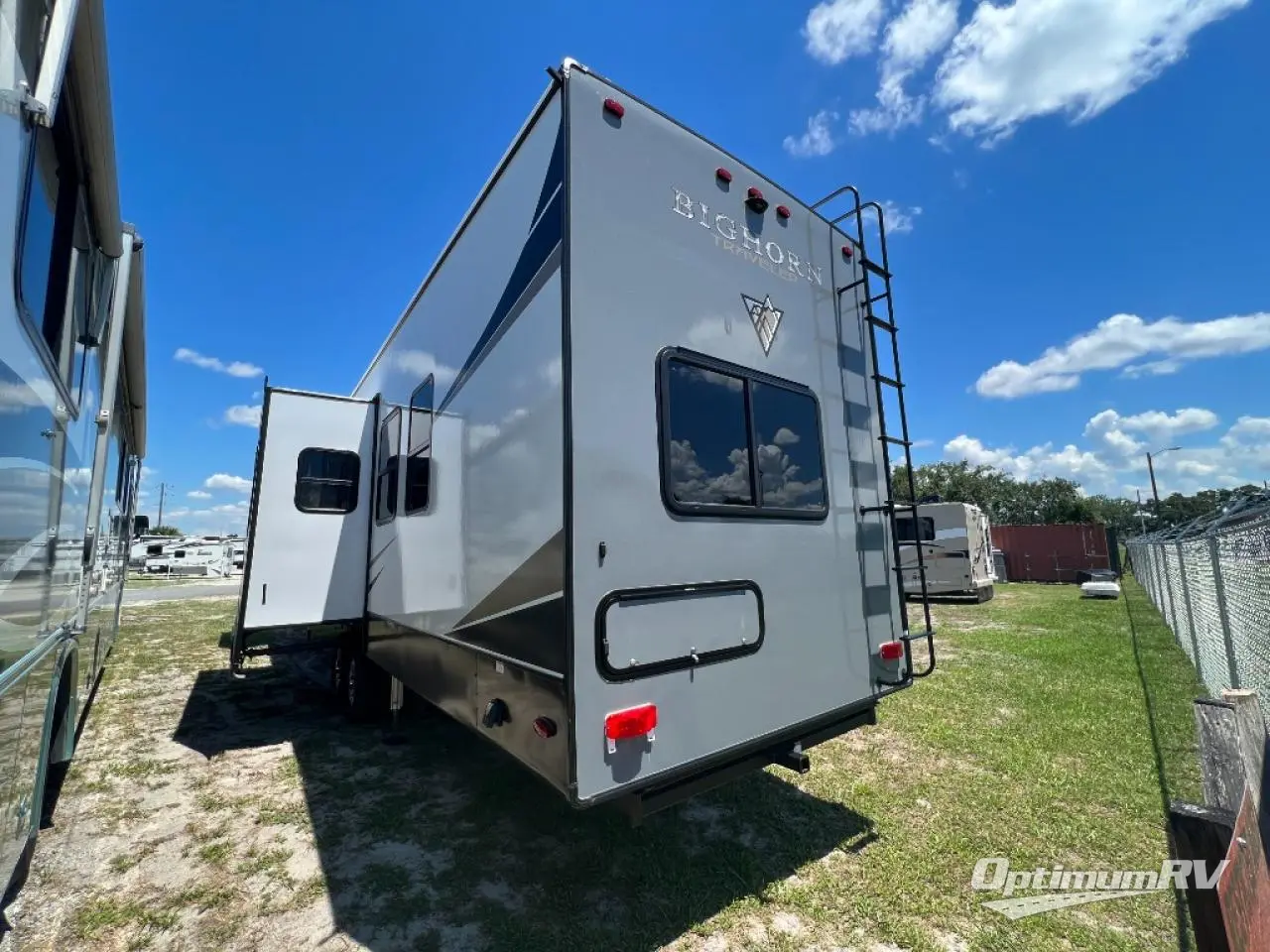 2022 Heartland Bighorn Traveler 37TB Photo 3