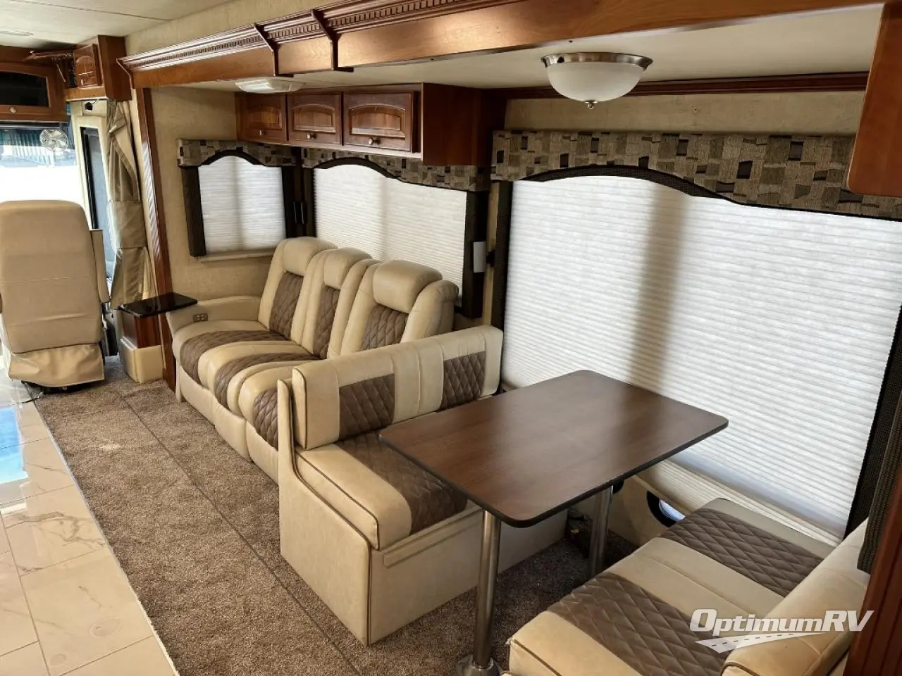 2006 Mandalay Luxury Division Mandalay Class A 40B Photo 12