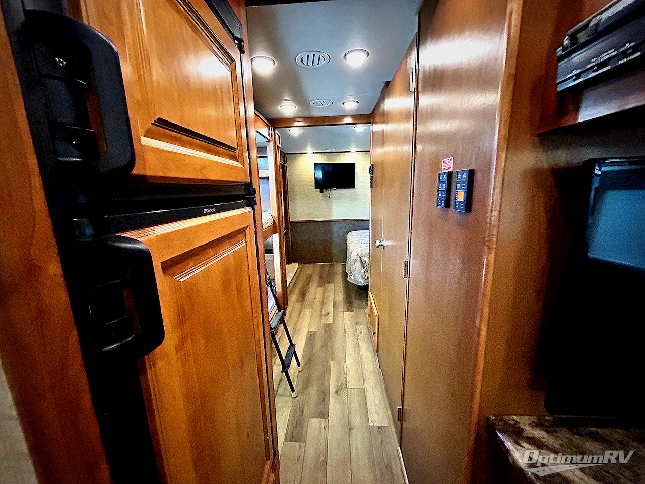 2014 Tiffin Allegro 35 QBA Photo 16