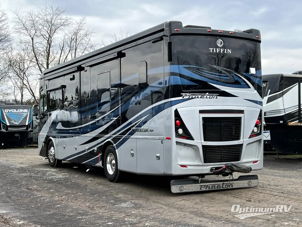 2024 Tiffin Phaeton 35 CH Photo 3