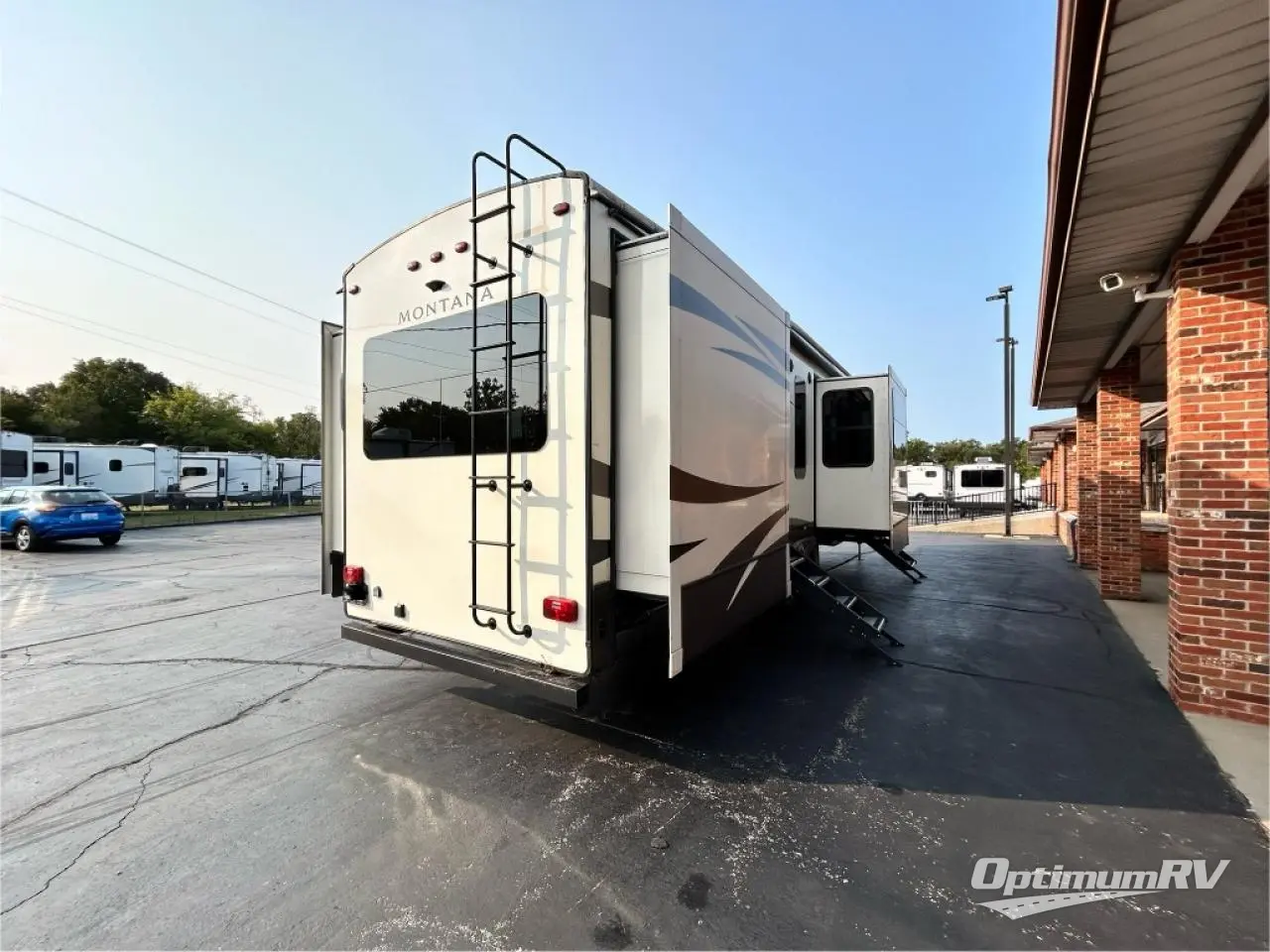 2017 Keystone Montana 3820FK Photo 2